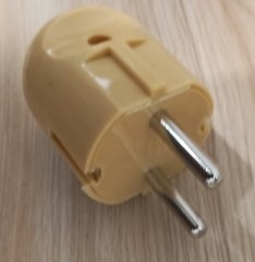 SCHUKO PLUG TOP
